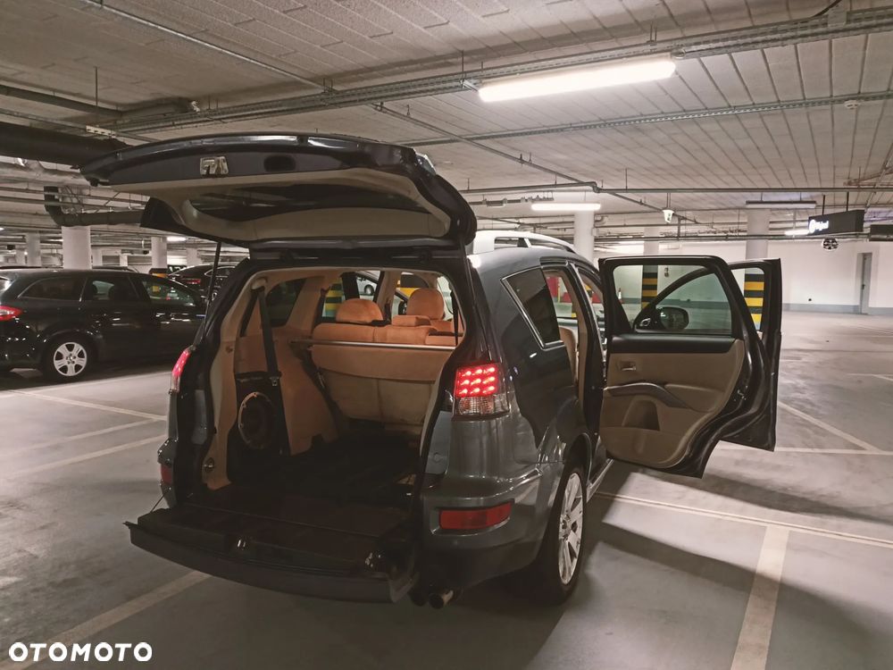 Mitsubishi Outlander 2.0 DID Instyle NAVI - 7
