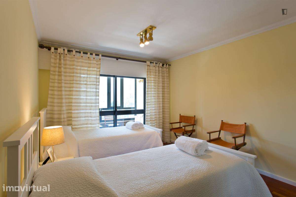 Apartamento com 3 quartos - localizado em Lordelo do Ouro Porto - Grande imagem: 2/45