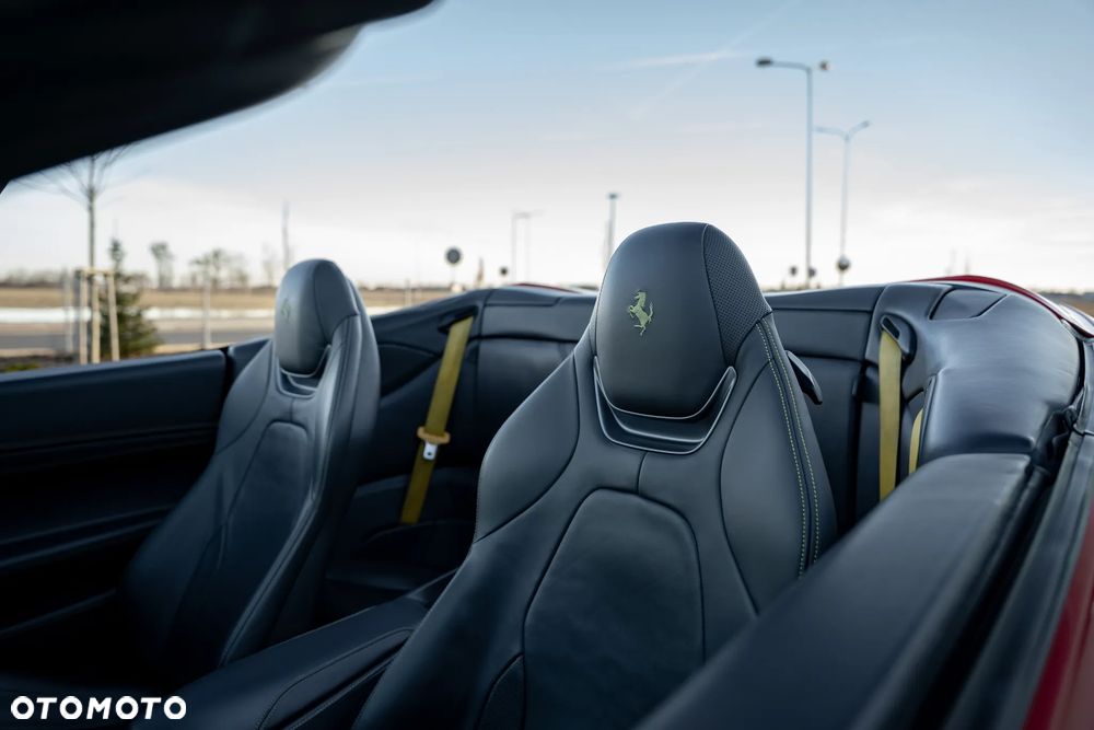 Ferrari Portofino - 34