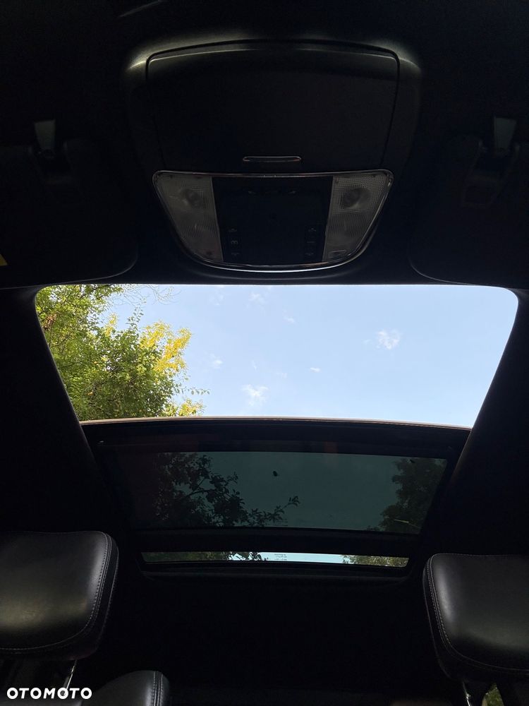 Jeep Grand Cherokee - 25