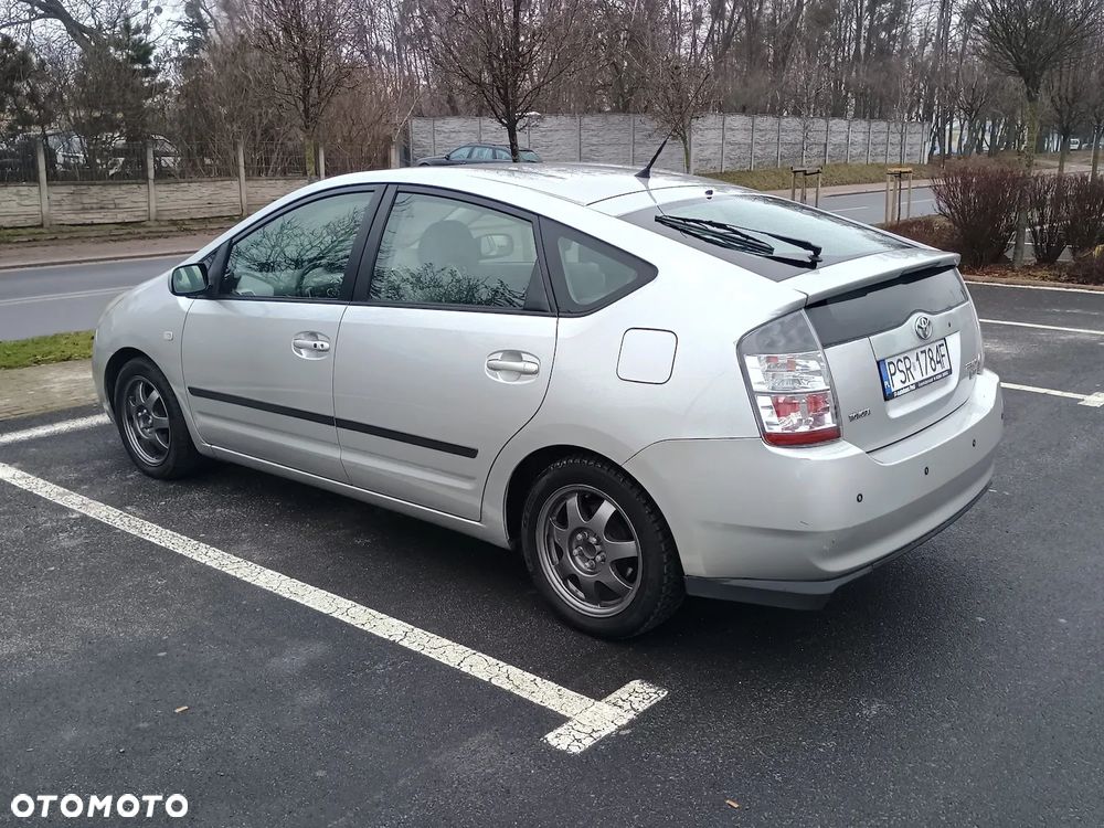 Toyota Prius 1.5 VVT-i Prestige - 3