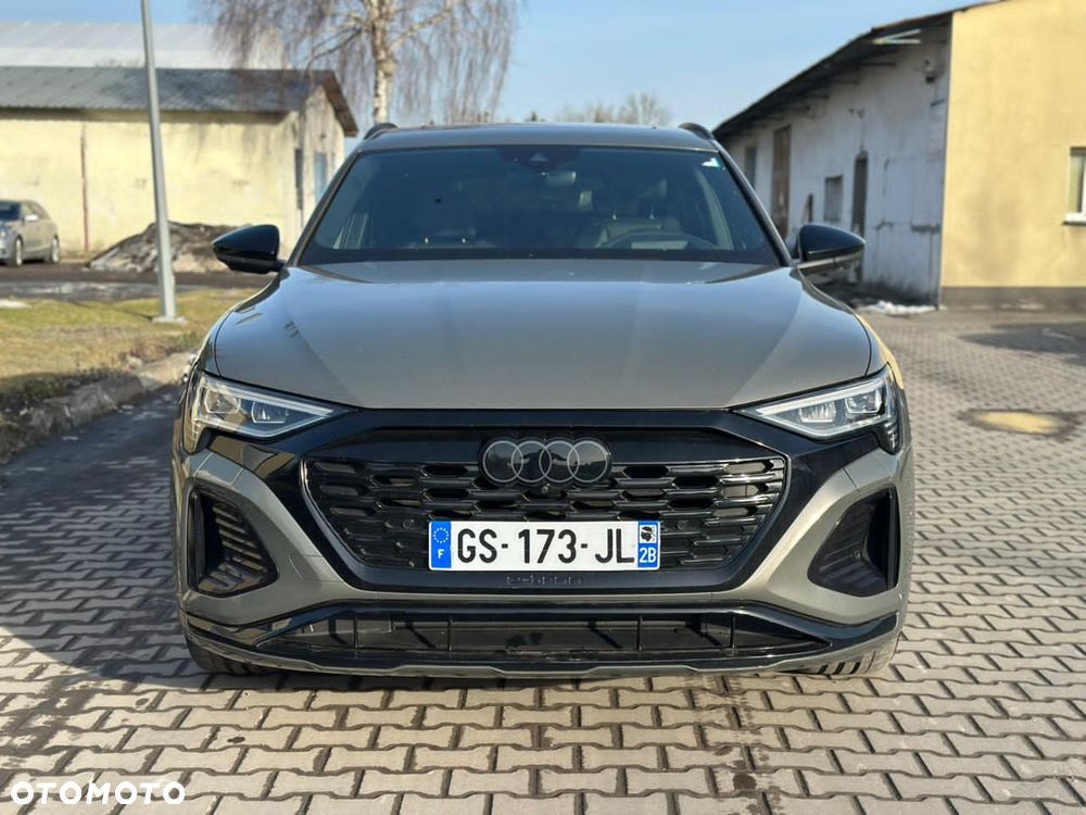 Audi Q8 Sportback e-tron - 6