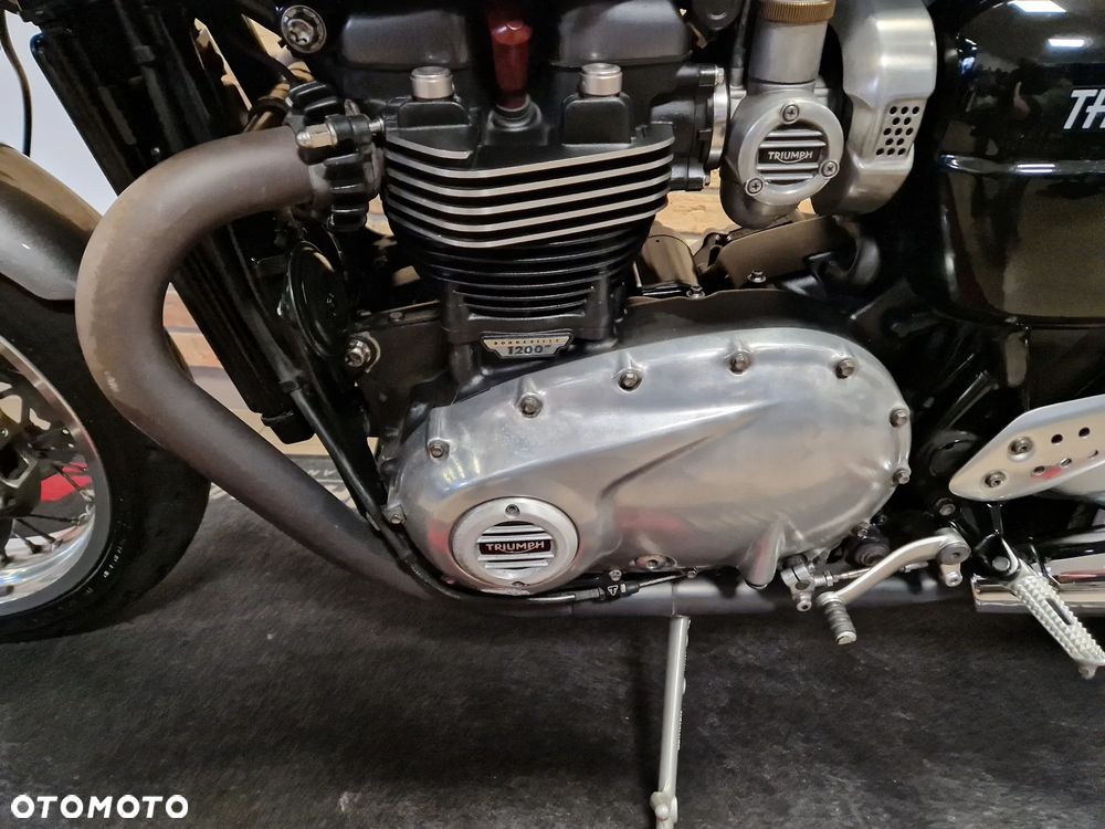 Triumph Thruxton - 18