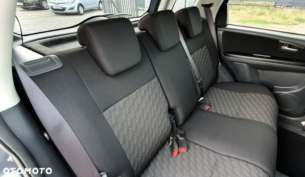 Suzuki SX4 - 8