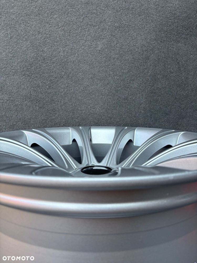 Srebrne Felgi do BMW w dwóch szerokościach 19 5x120 3 F30 F32 F36 alufelgi F10 Z3 Z4 E46 X1 X3 E83 E90 F34 GT F01 F12 F20 F22 E87 E81 M pakiet - 9
