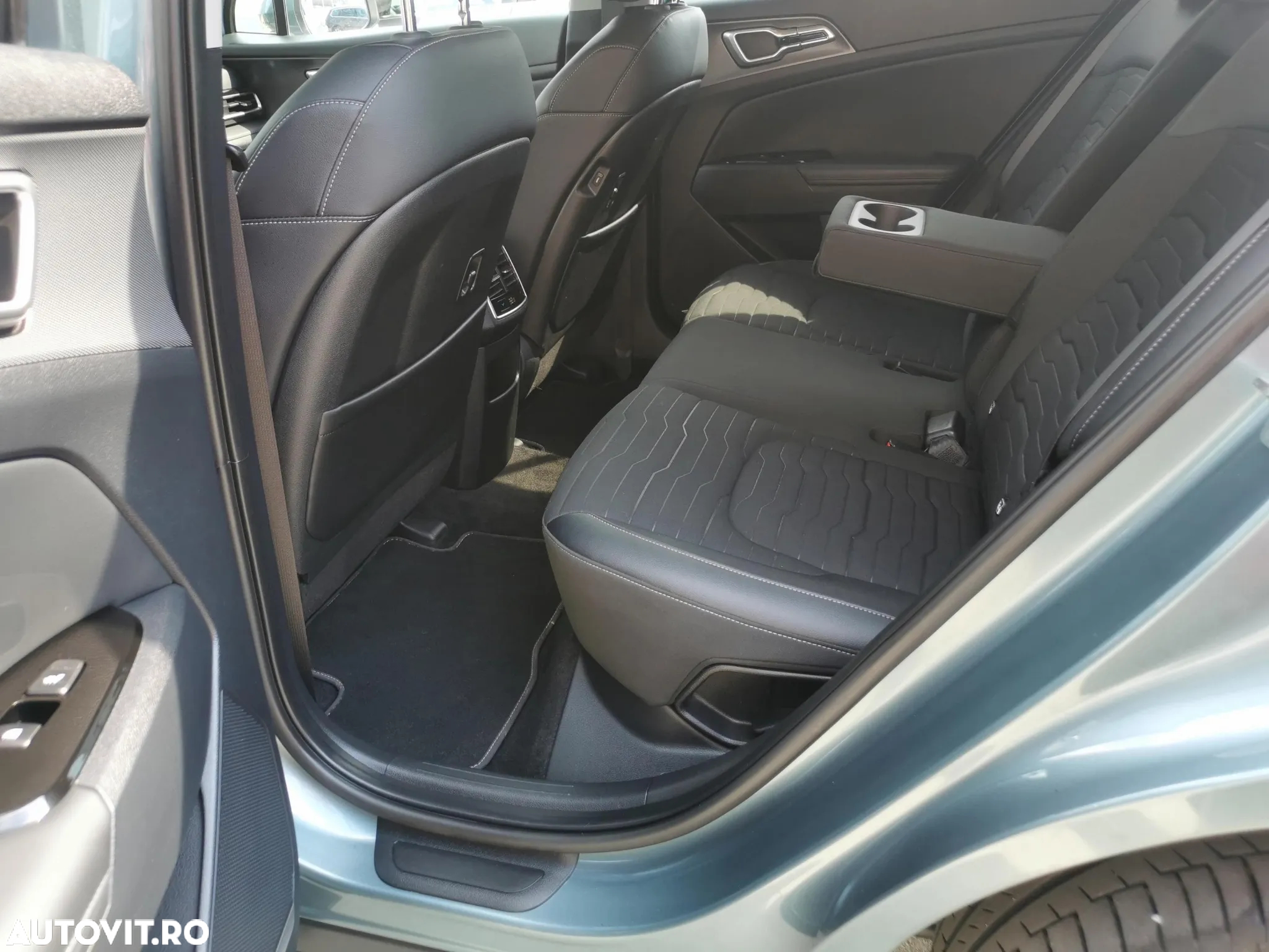 Kia Sportage 1.6T-GDI Hybrid AWD Aut. Spirit - 13