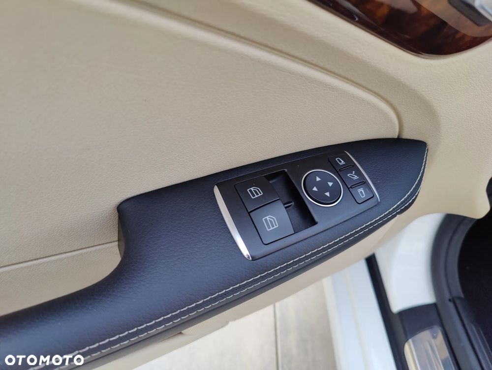 Mercedes-Benz SLC 300 9G-TRONIC - 28