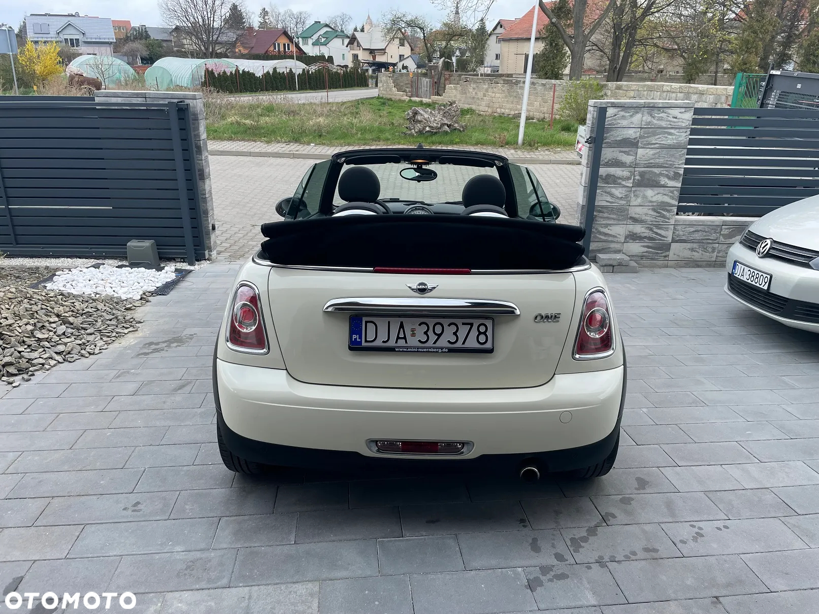 MINI ONE Cabrio - 12
