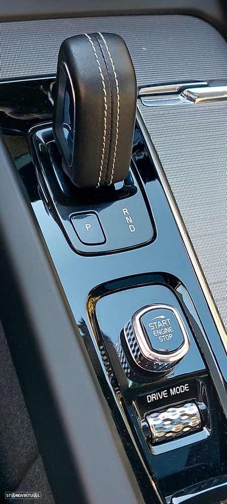 Volvo XC 60 2.0 B5 R-Design AWD - 33