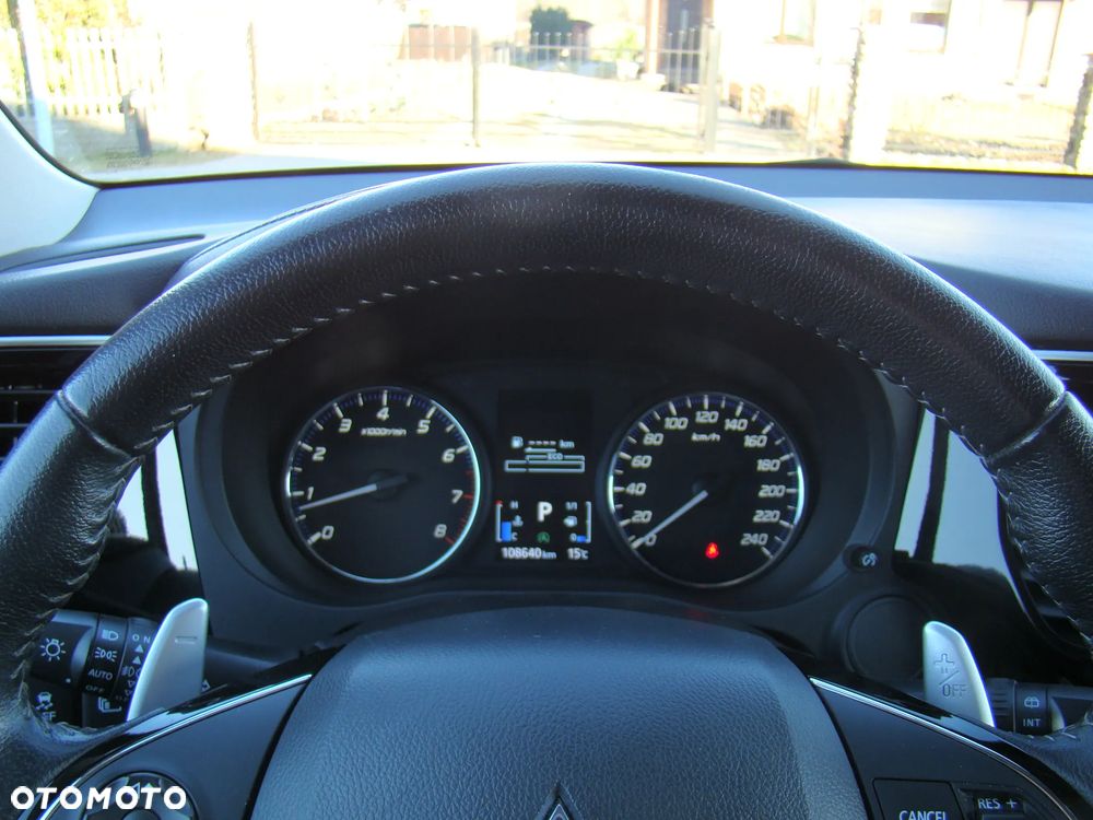 Mitsubishi Outlander 2.0 2WD CVT Diamant - 23