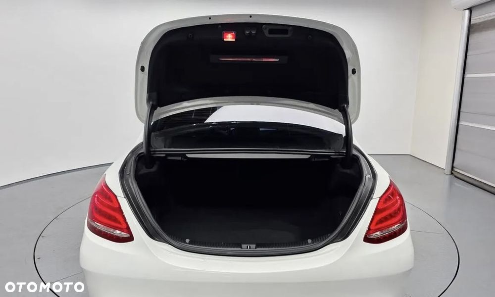 Mercedes-Benz Klasa C 200 7G-TRONIC AMG Line - 6