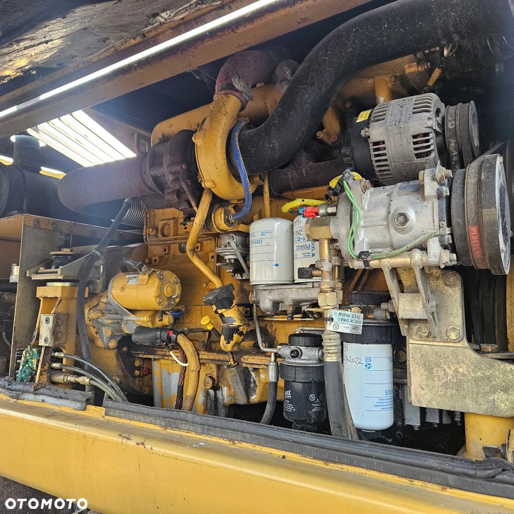 Caterpillar M316C - 12