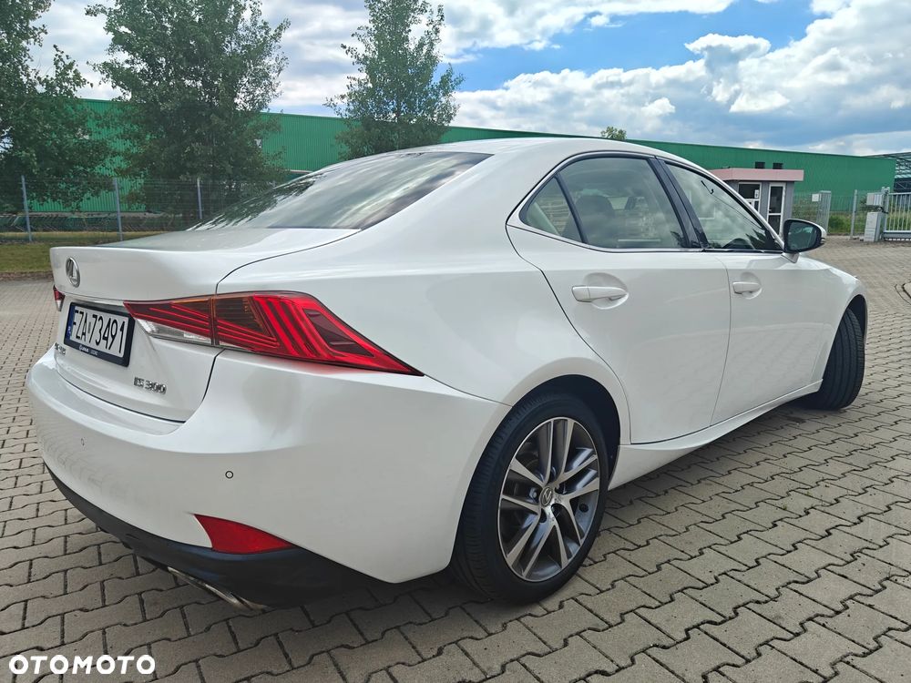 Lexus IS - 2