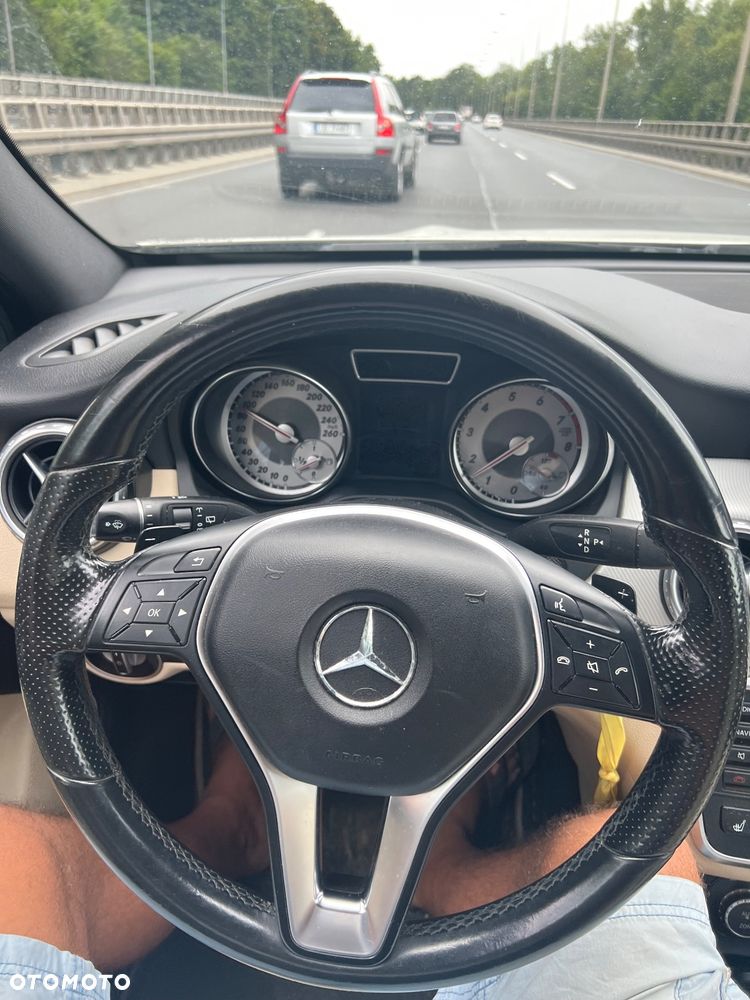 Mercedes-Benz GLA 250 4-Matic - 17