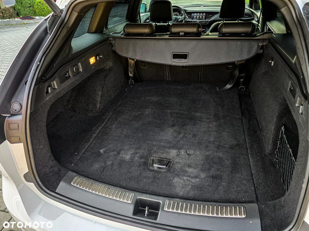 Opel Insignia - 30