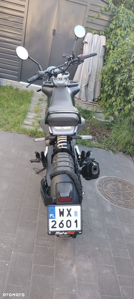 Husqvarna Svartpilen - 2