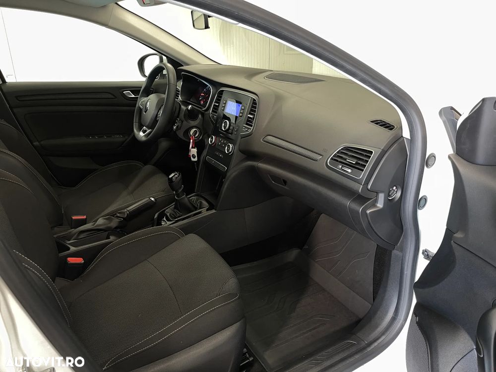 Renault Megane TCe GPF Zen - 10