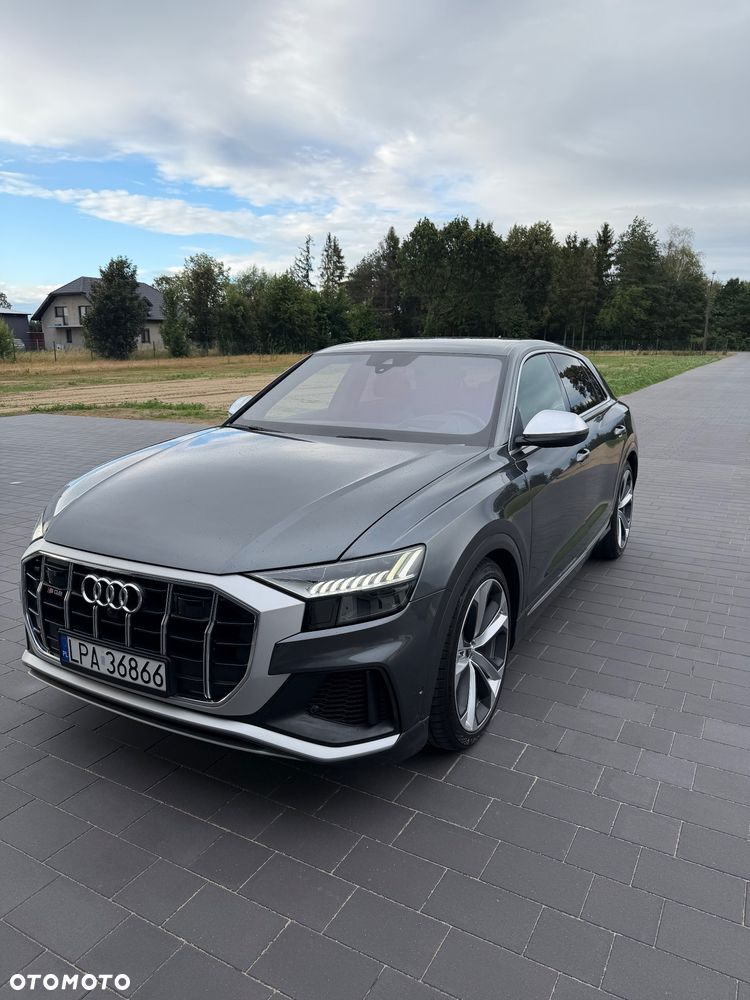 Audi SQ8 - 8