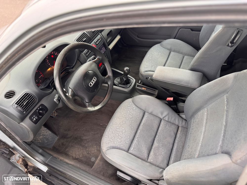 Audi A3 1.6 Attraction EC - 4