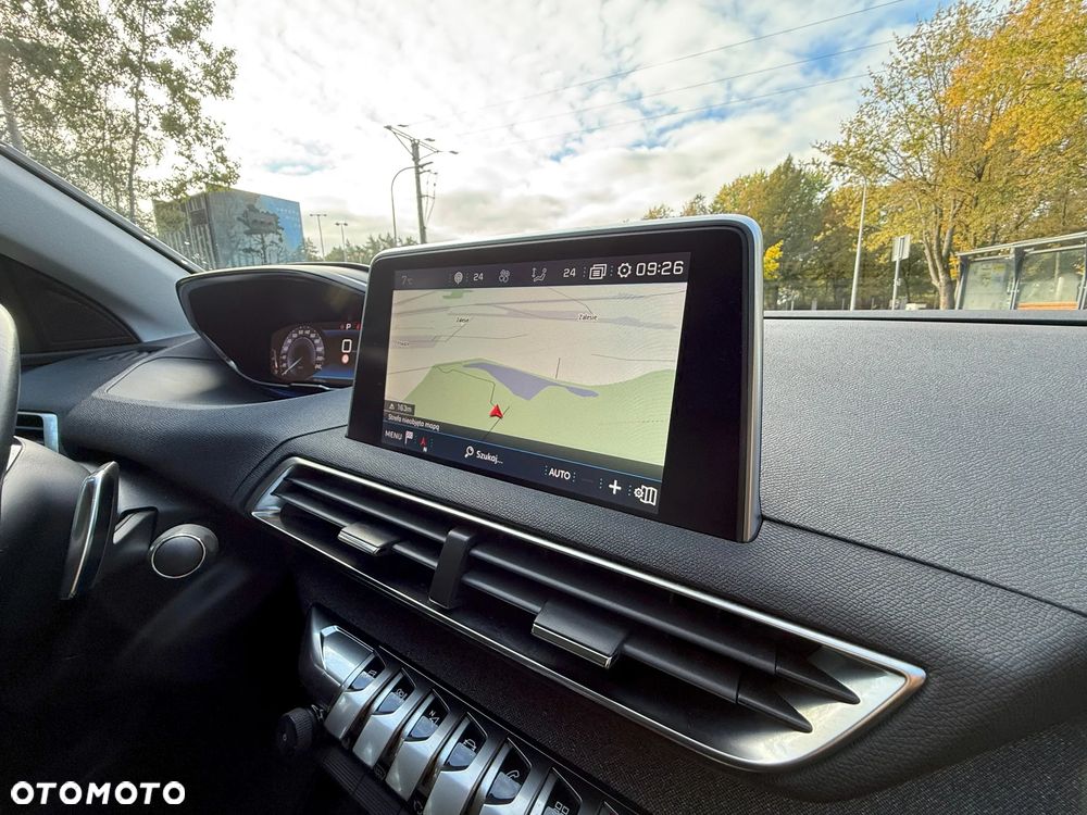 Peugeot 3008 1.5 BlueHDi Allure S&S EAT8 - 31