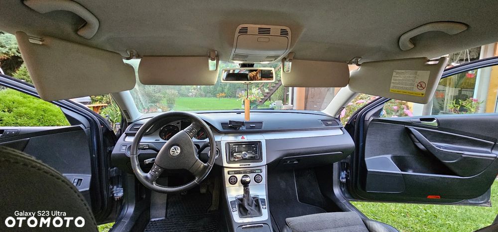 Volkswagen Passat 1.9 TDI Comfortline - 2