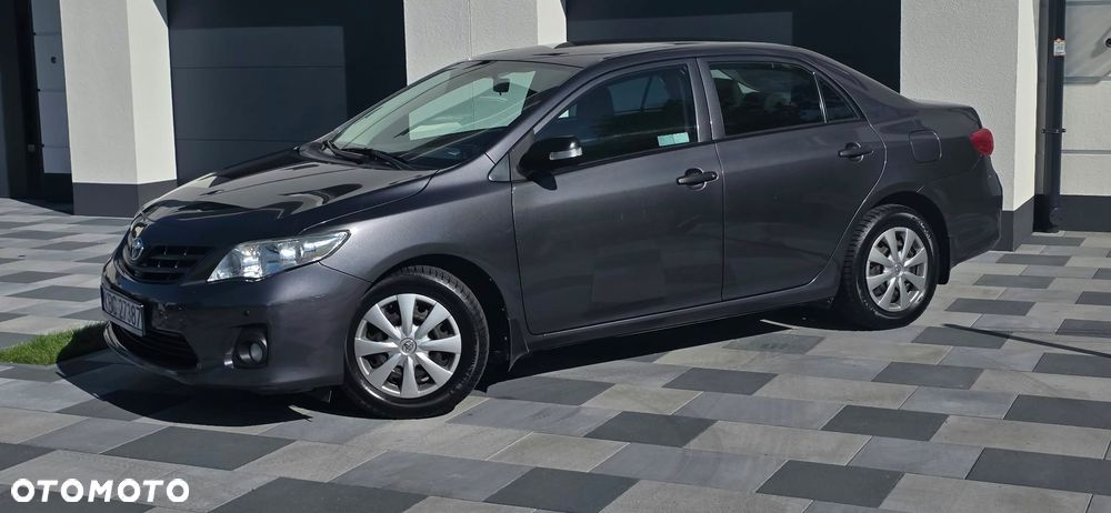 Toyota Corolla - 12