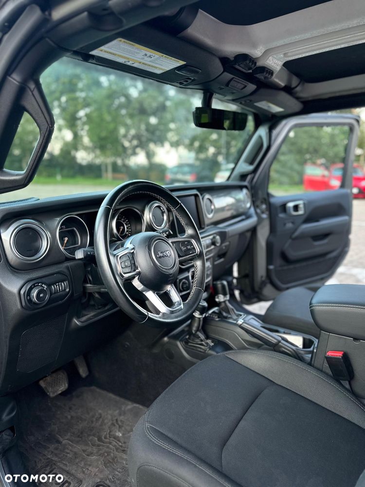 Jeep Wrangler - 24