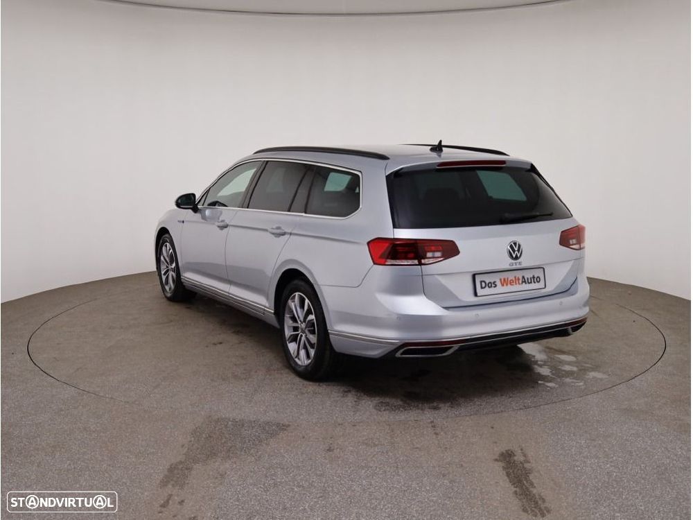 VW Passat Variant - 5