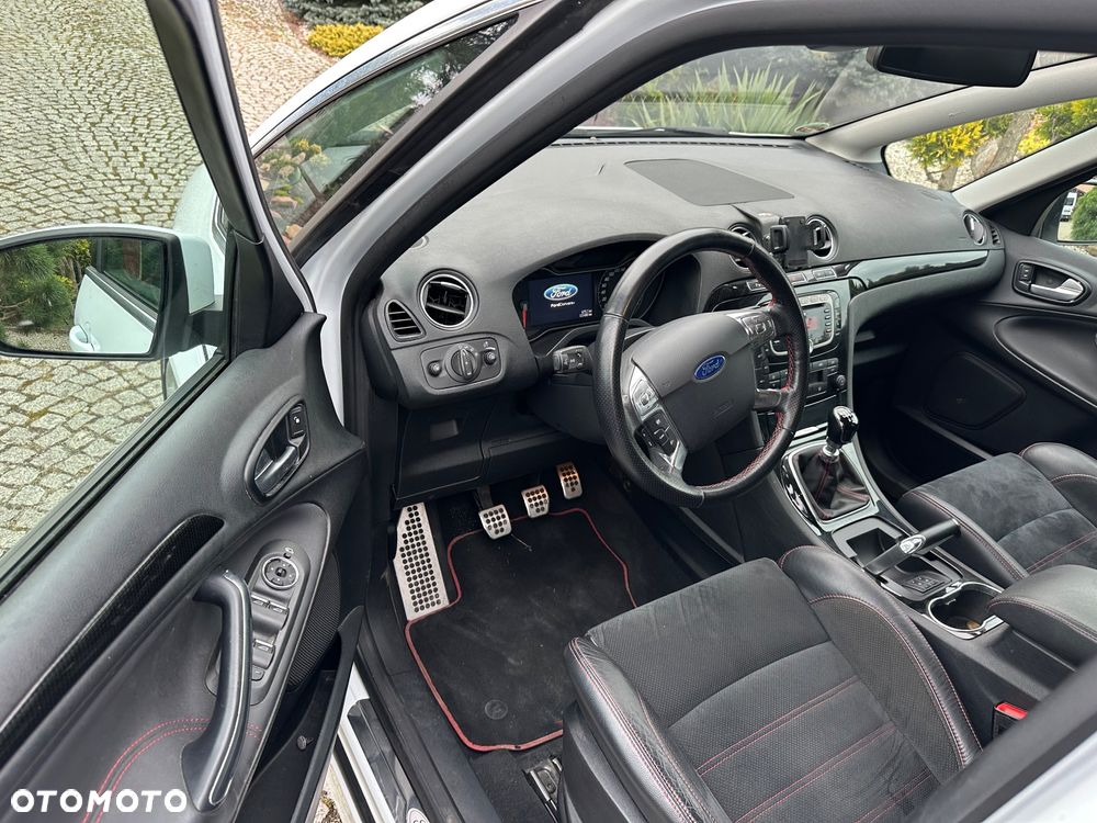 Ford S-Max - 12