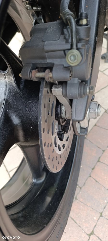 Yamaha FZ - 24