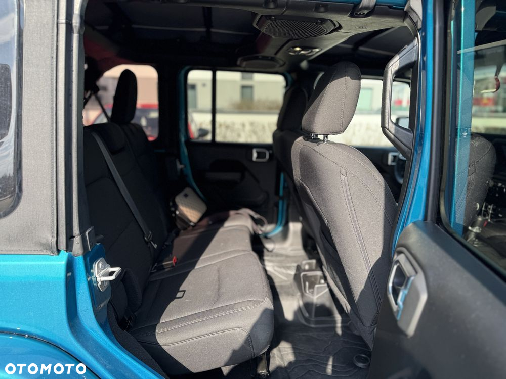 Jeep Wrangler - 15