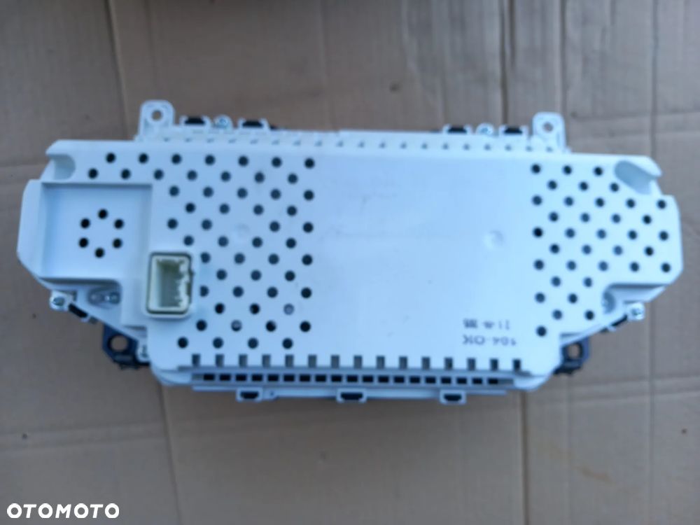 Volvo V-40 II licznik zegary predkosciomierz 31453158 2012- - 2