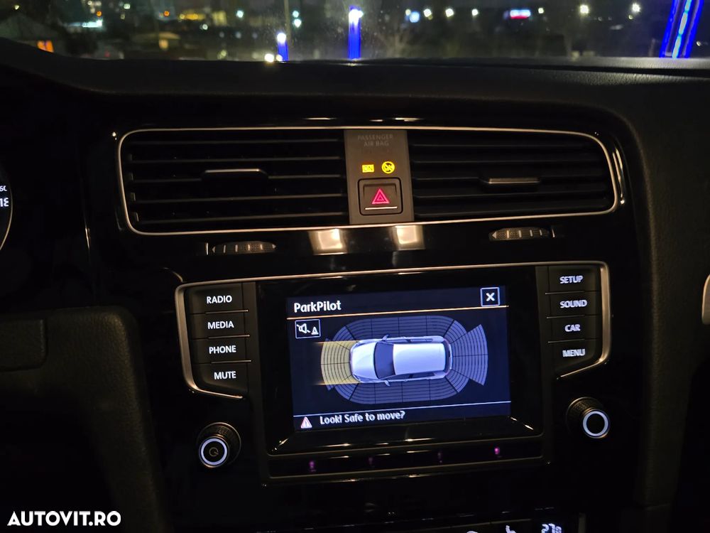 Volkswagen Golf - 10