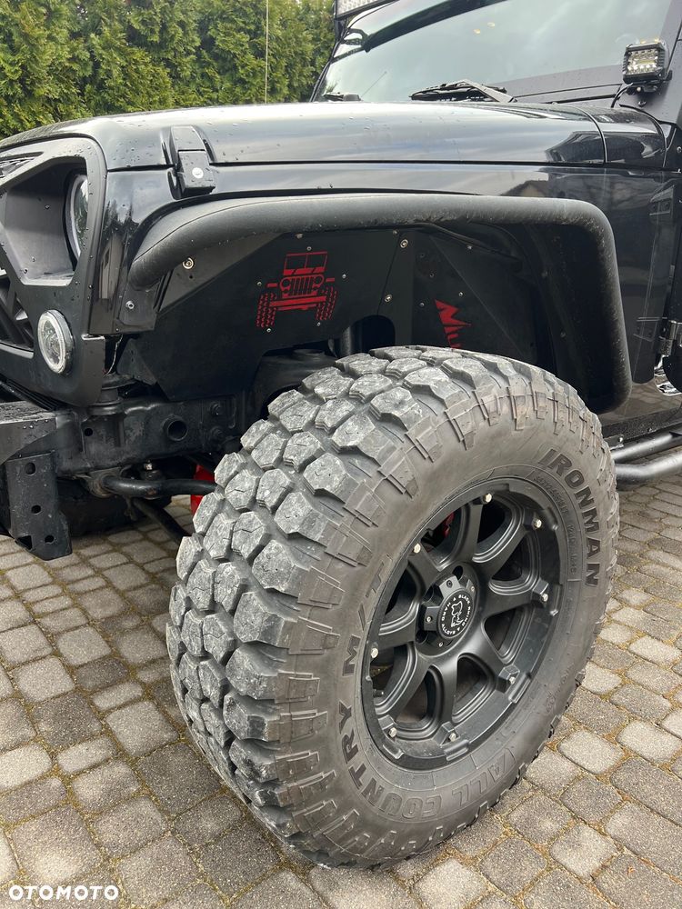 Jeep Wrangler - 12