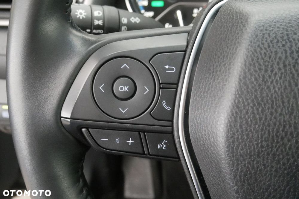 Toyota Camry 2.5 Hybrid Comfort CVT - 23