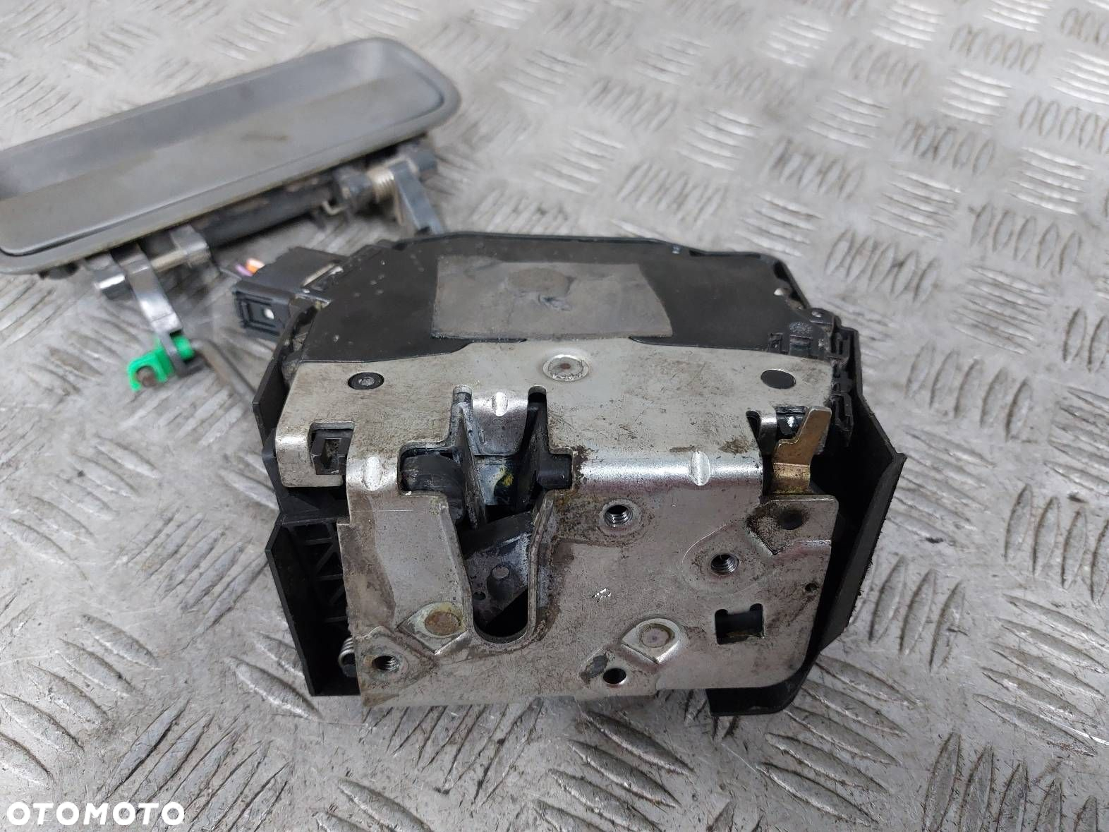 ZAMEK DRZWI PRAWY TYŁ + KLAMKA ZEWNĘTRZNA LAND ROVER FREELANDER I - 5