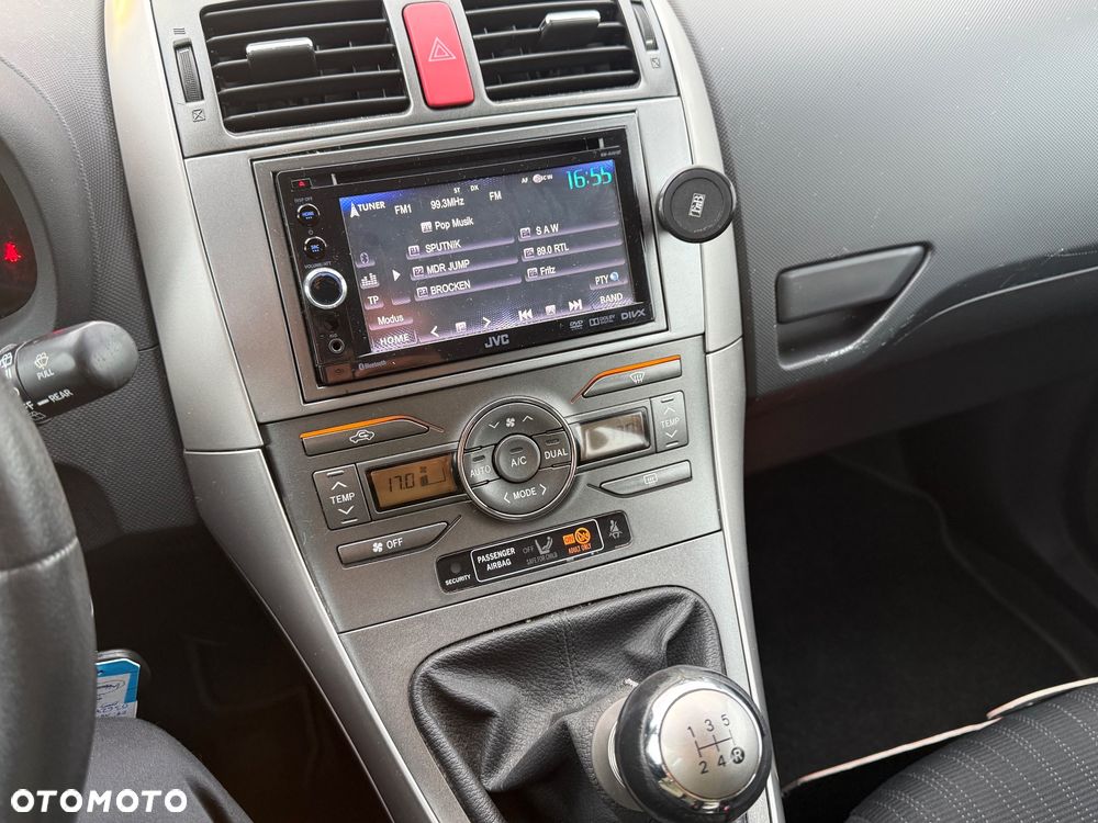 Toyota Auris 1.6 VVT-i Team - 19