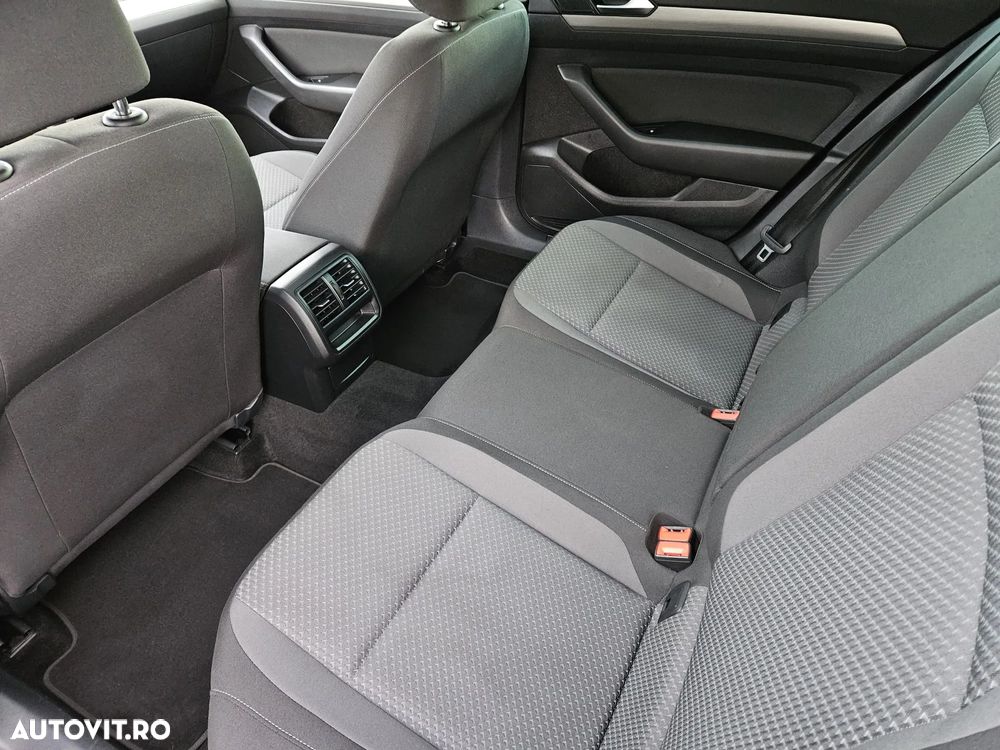 Volkswagen Passat - 9