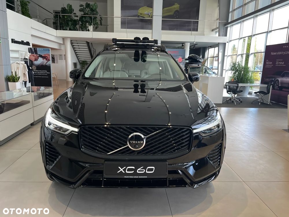Volvo XC 60 T6 Plug-In Hybrid AWD Ultra Dark - 2