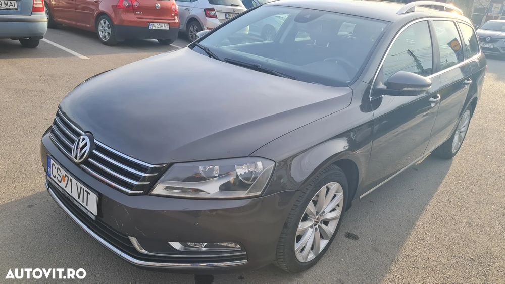 VOLKSWAGEN Passat