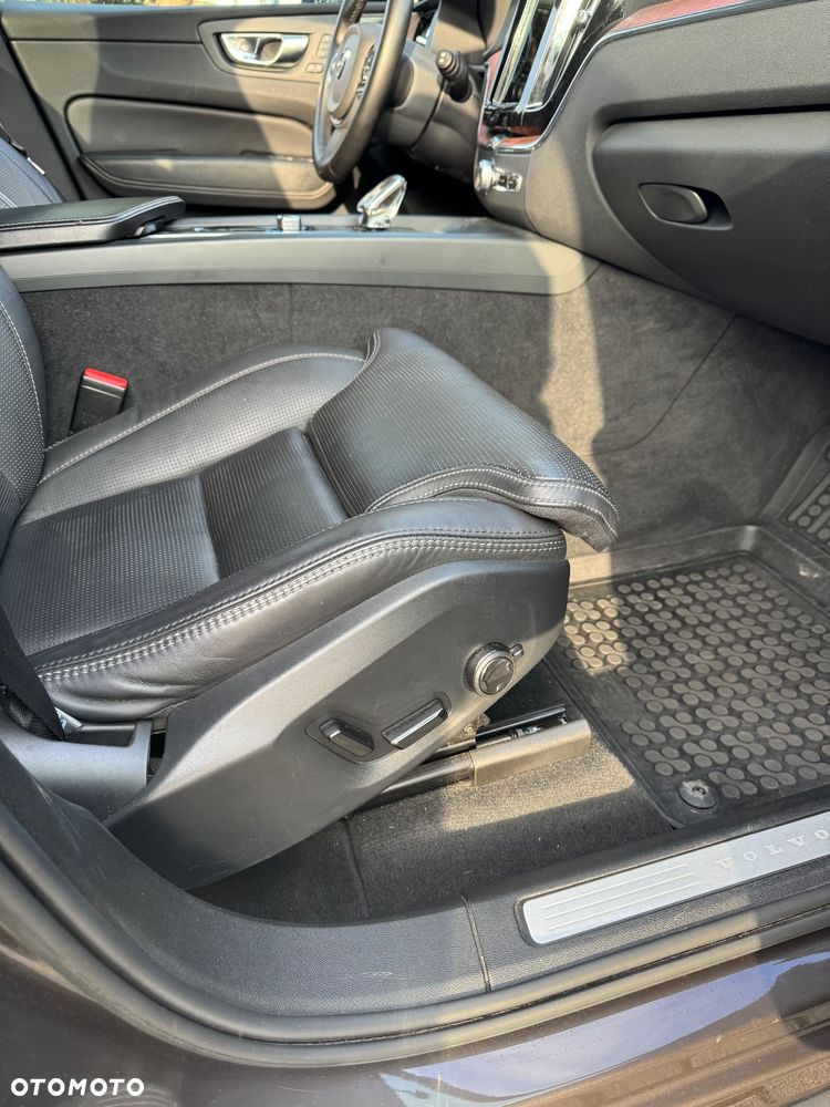 Volvo XC 60 B4 B Plus Dark - 6