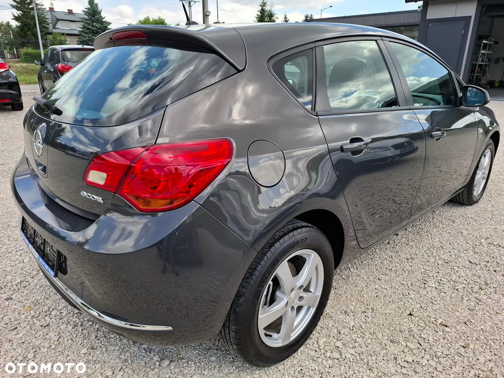 Opel Astra 1.6 Innovation 110 Jahre - 23