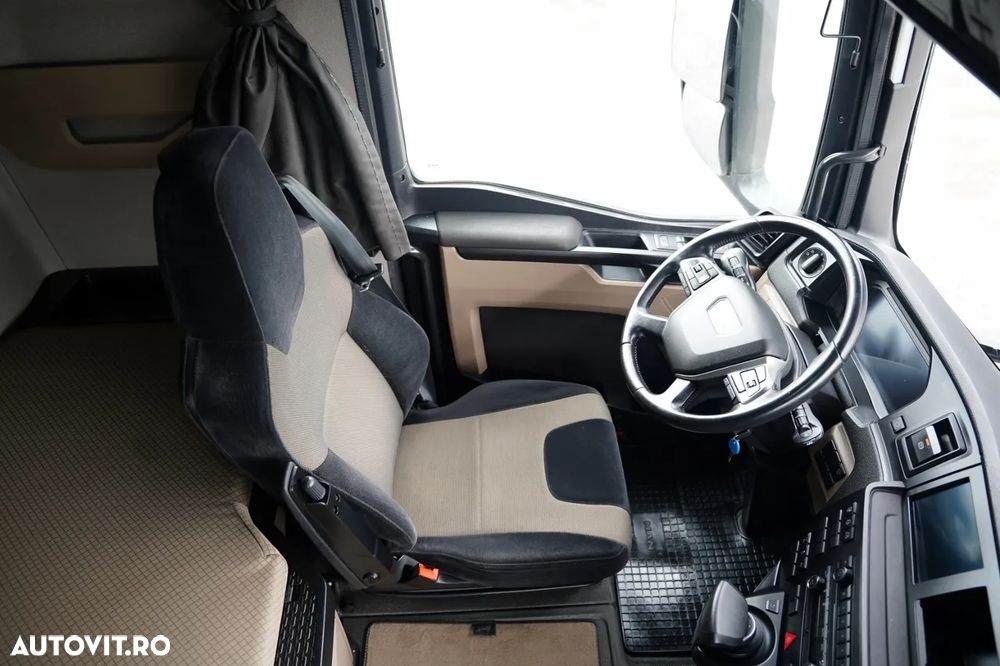 MAN TGX 26.480 / CORTINĂ / SOLO 7.75 M / PUNȚĂ RIDICATĂ / AUTOMATĂ / CAMERĂ / NAVIGAȚIE - 31