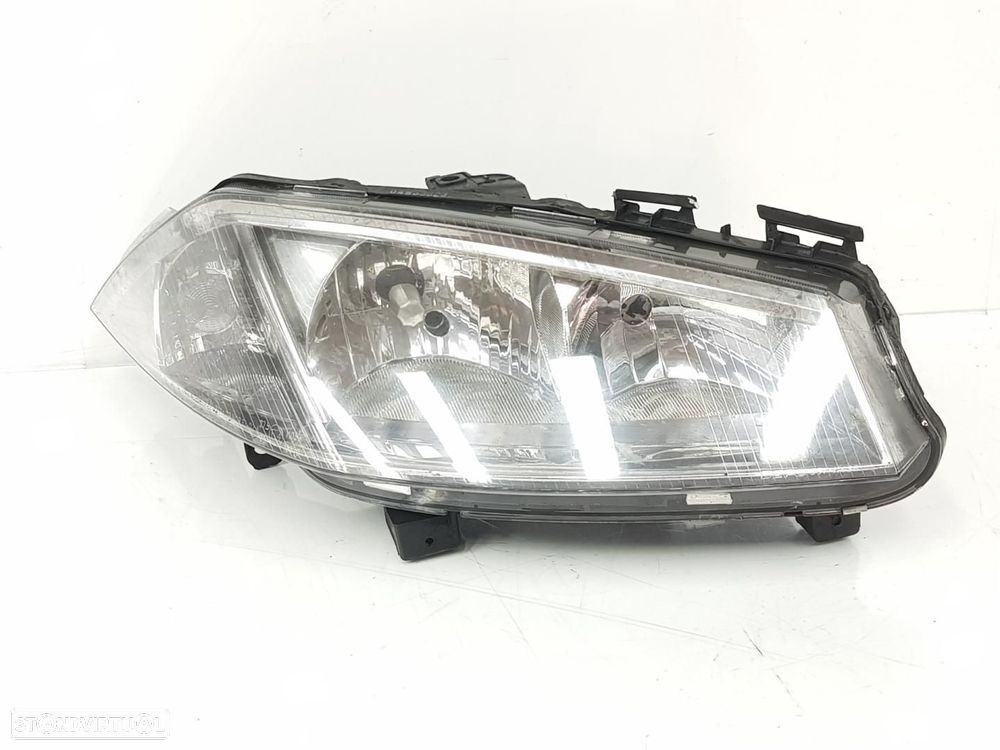 FAROL DIREITO RENAULT MEGANE II BERLINA 5P - 1