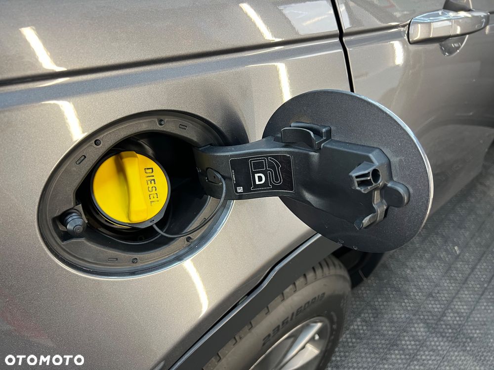 Land Rover Discovery Sport D180 SE - 28