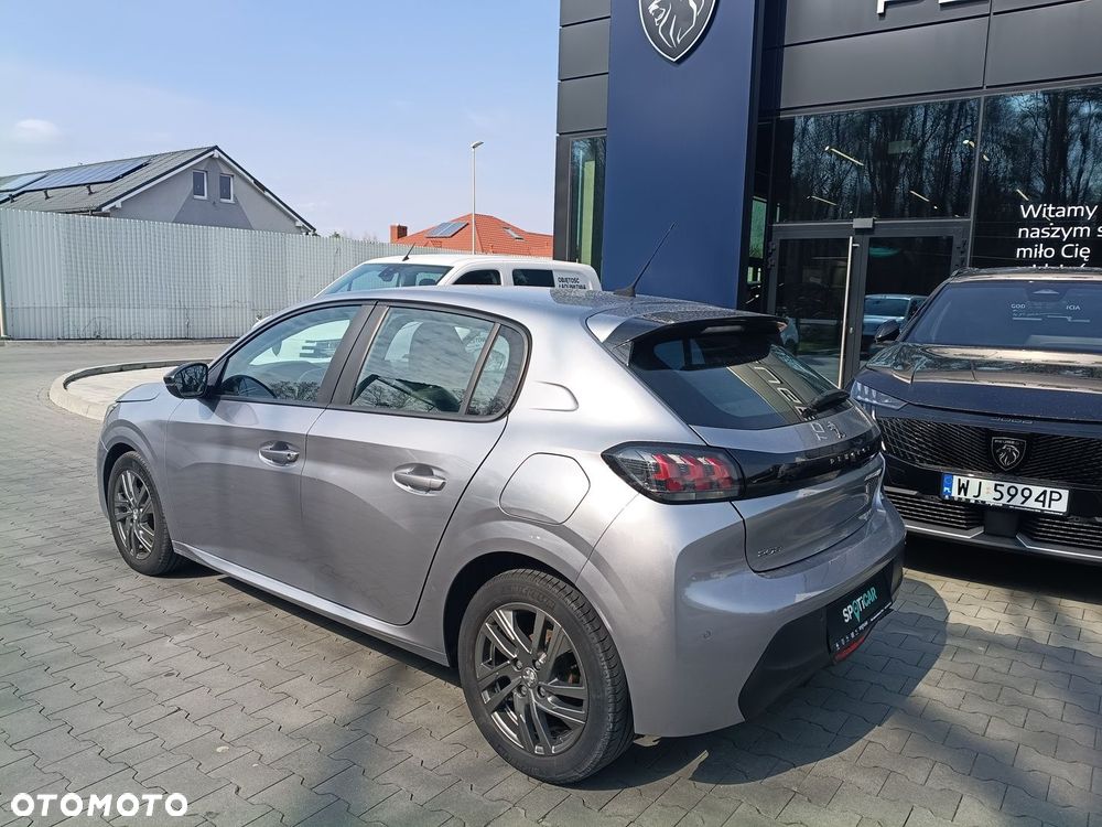 Peugeot 208 - 10