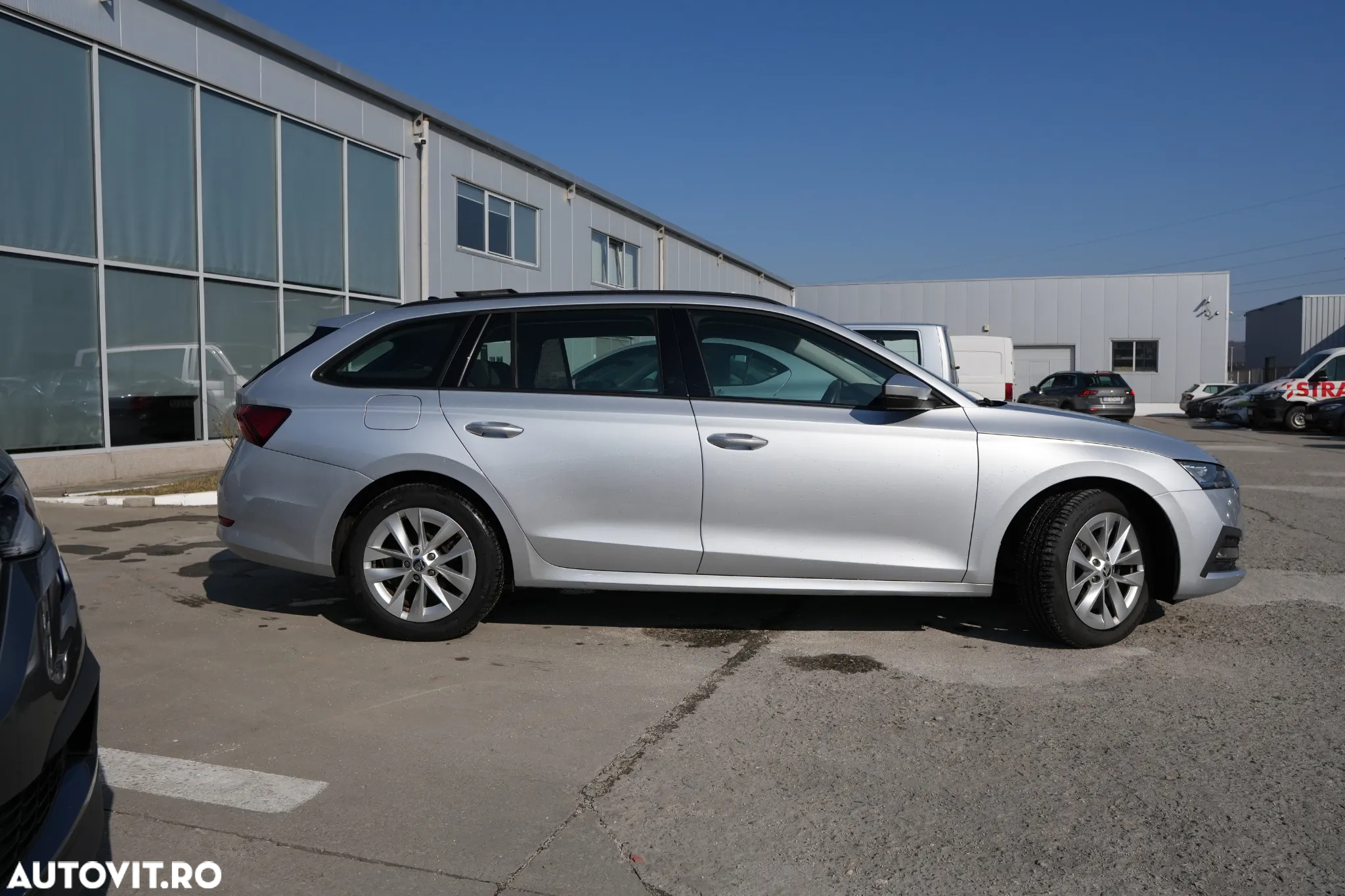Skoda Octavia Combi 2.0 TDI DSG Style - 4