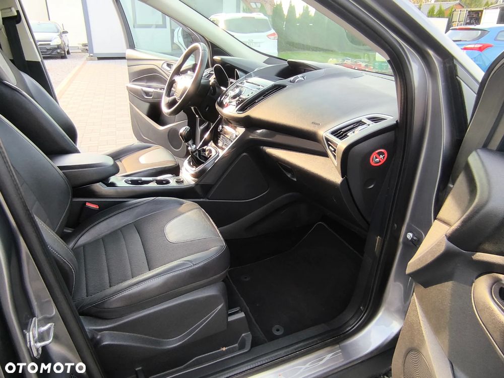 Ford Kuga 2.0 TDCi FWD Titanium - 25