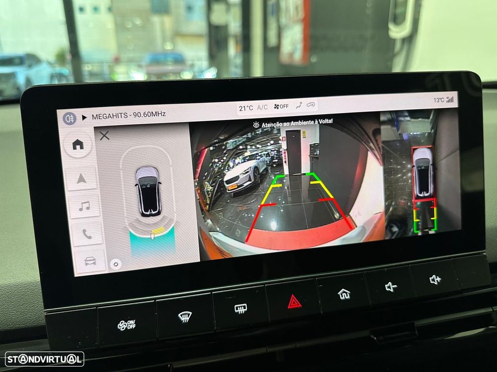 MG MG4 64 kWh Luxury - 35