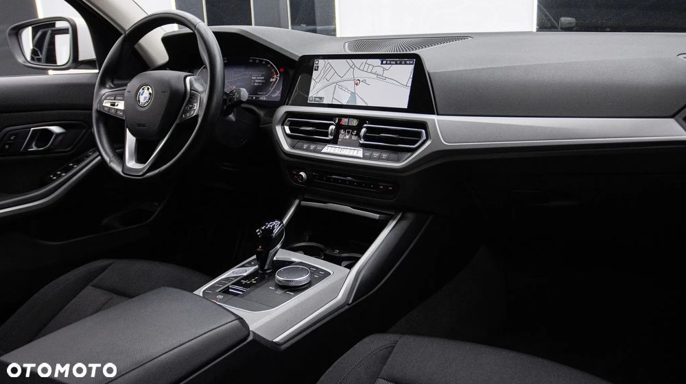 BMW Seria 3 318i Advantage sport - 16